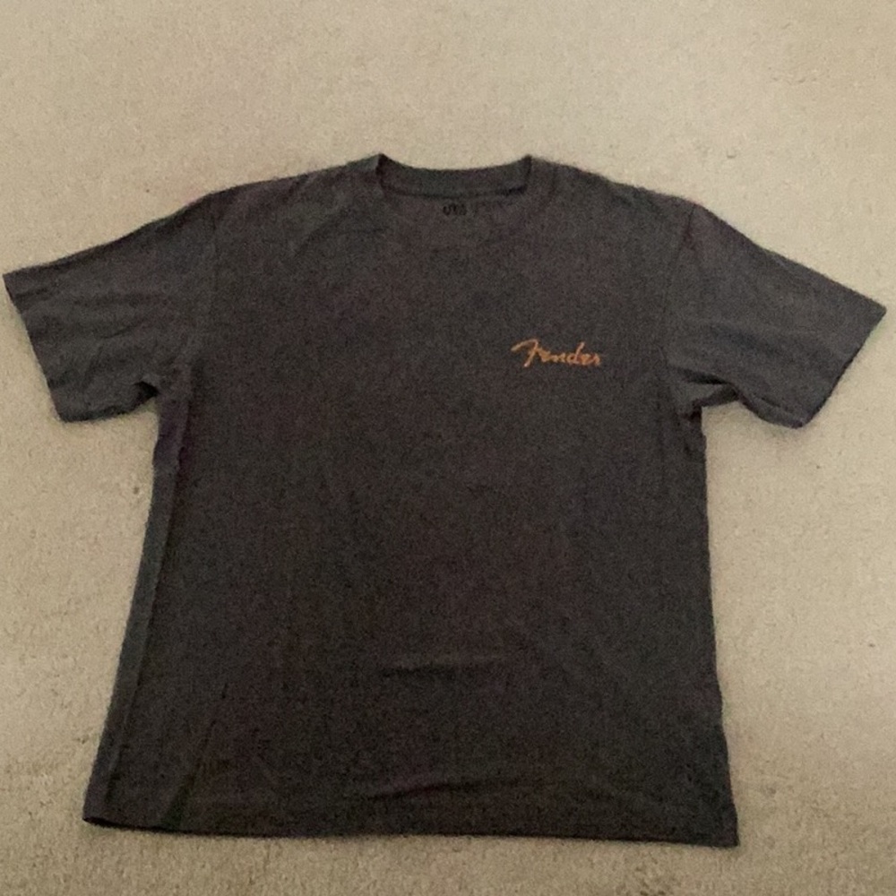 UNIQLO UT TSHIRT FENDER STRATOCASTER GUITAR